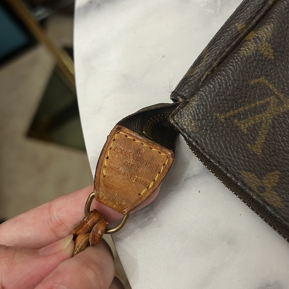 Vintage Louis Vuitton | Pochette Accessoires Monogram Bag - Picture 5 of 7